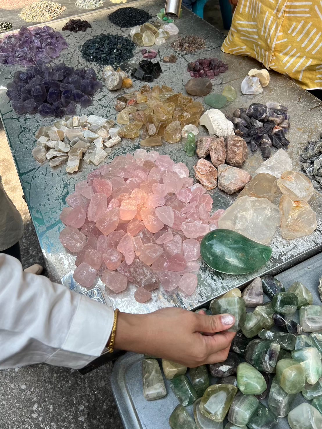 Gemstone market tray during field study