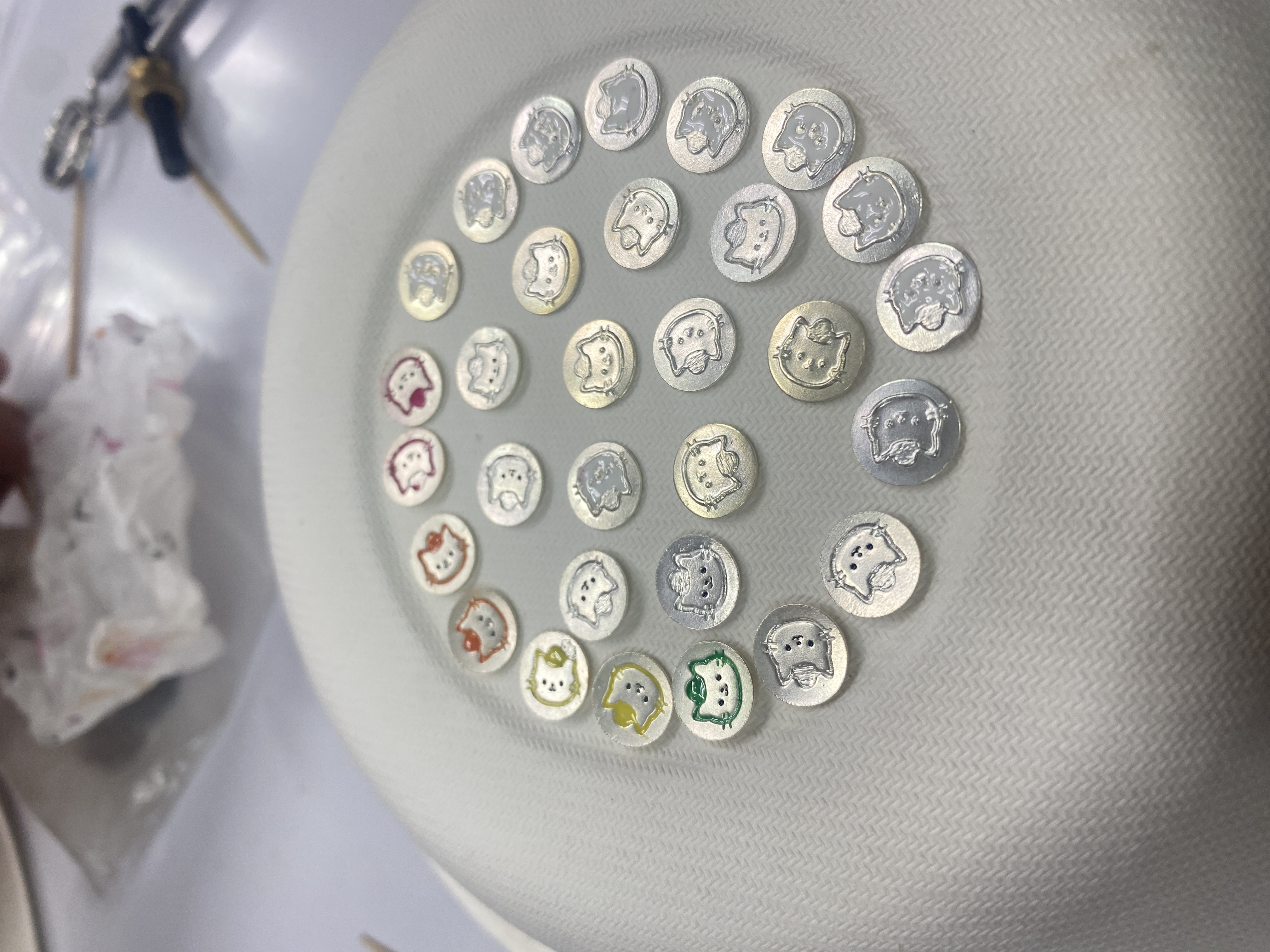 Stamped pattern silver medallion set