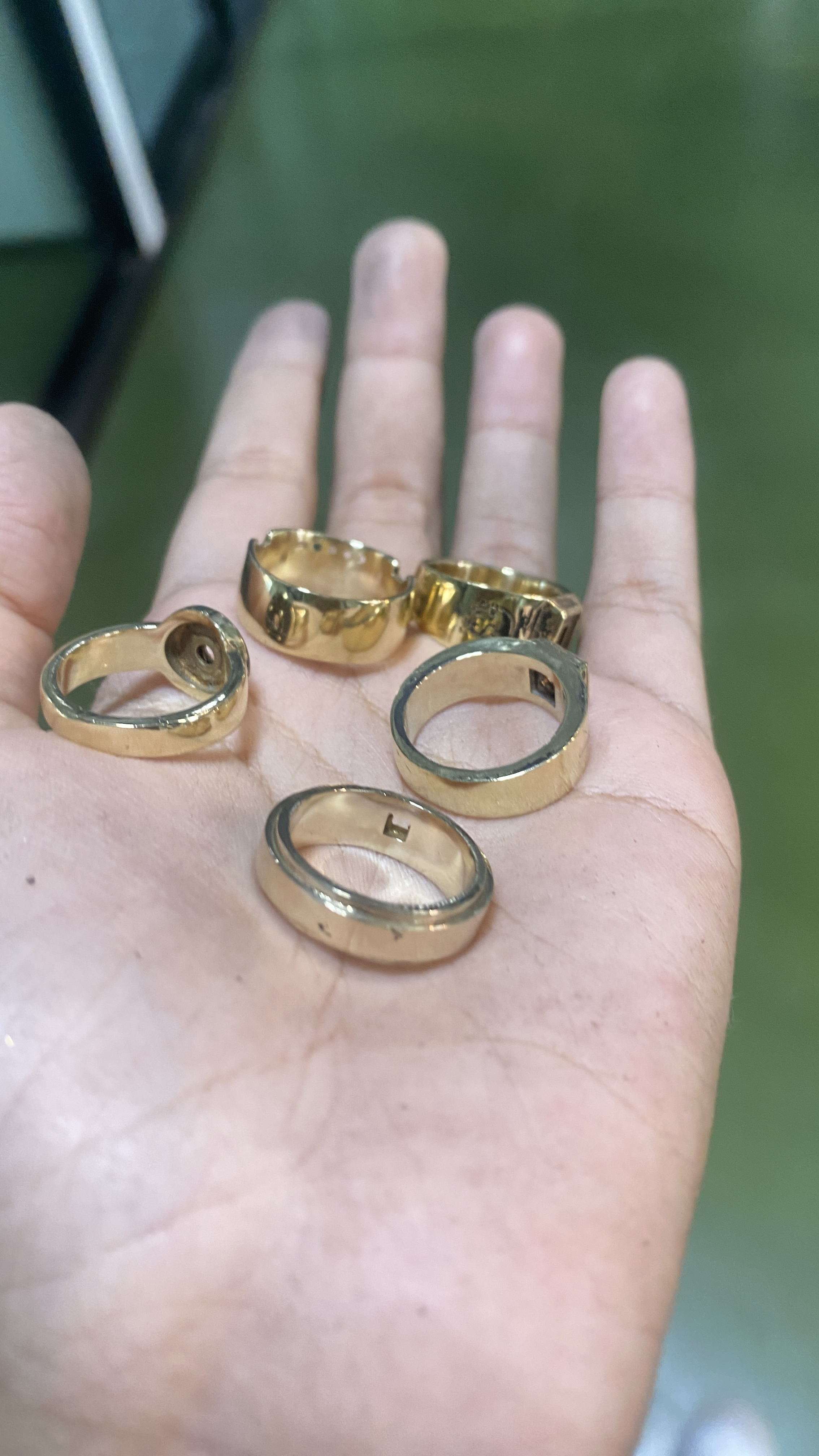 Plated rings in hand