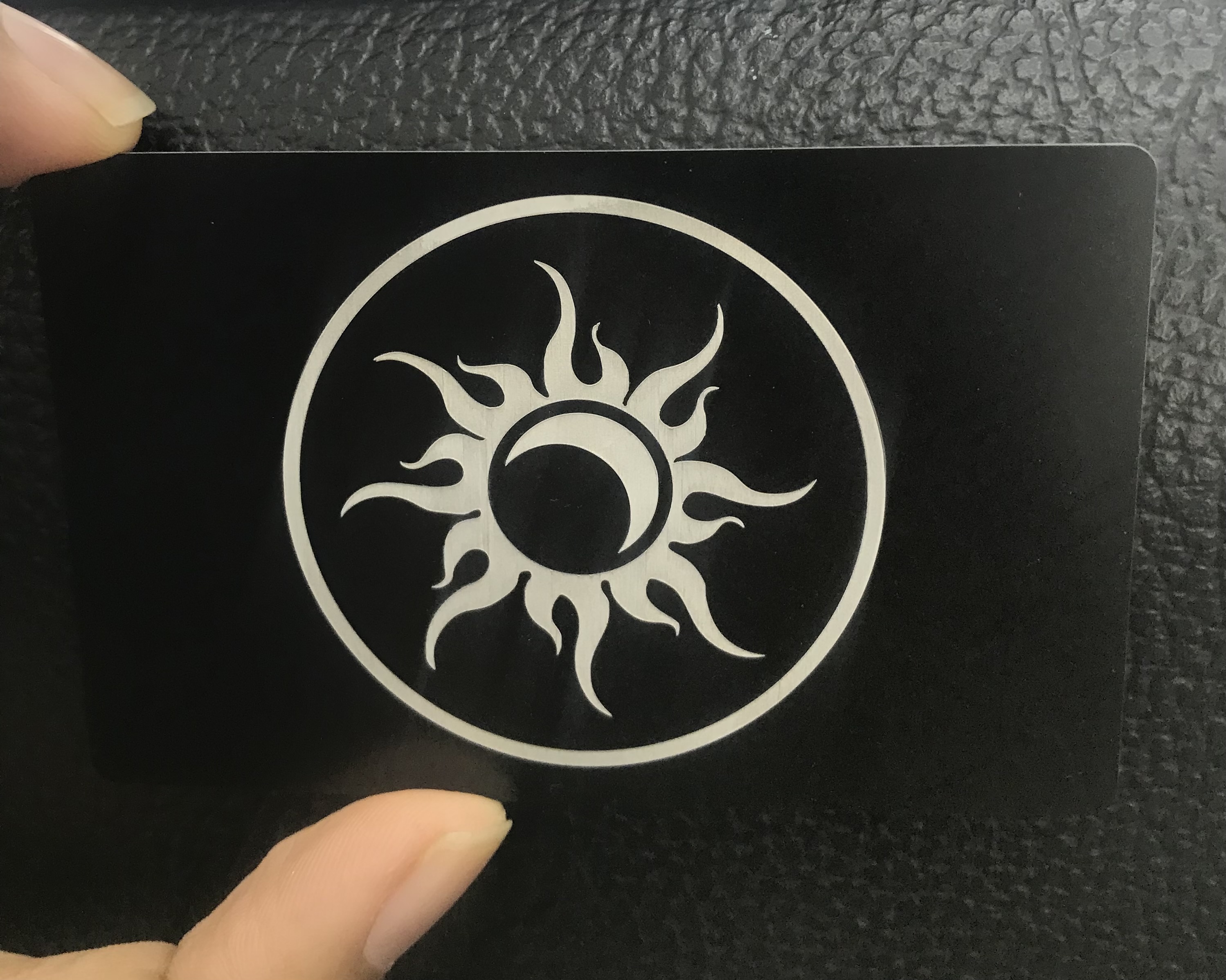 Laser-cut Thai Kanok motif card